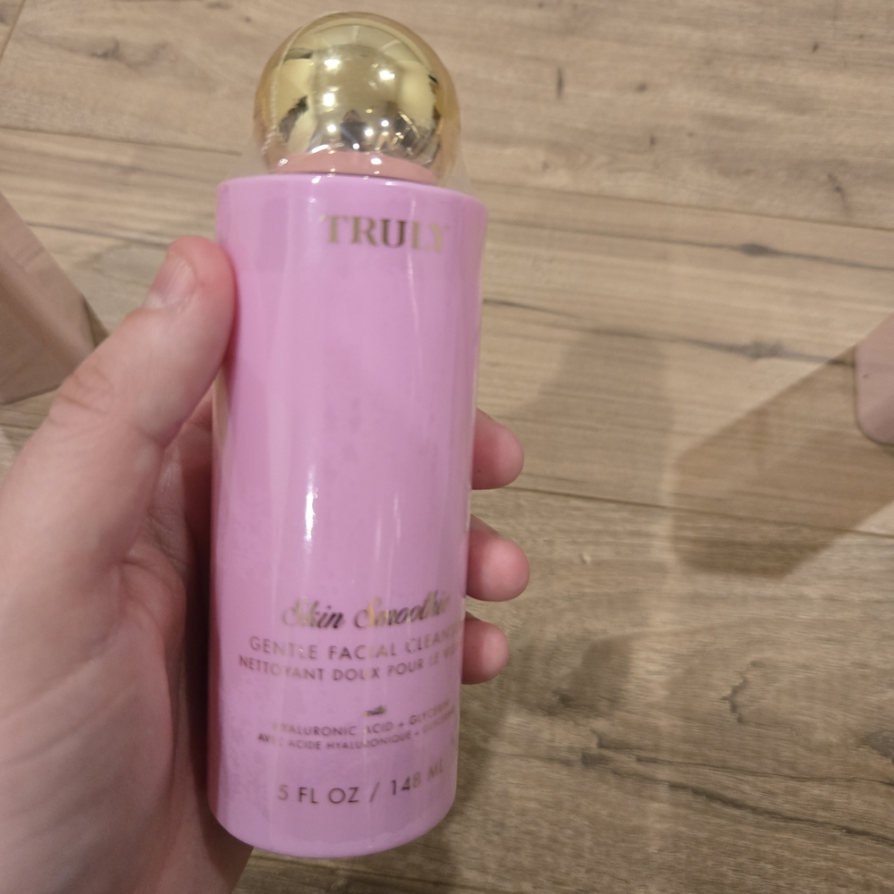 NWT Truly Beauty Skin Smoothie Gentle Facial Cleanser - SEALED Glass Skin Dewy - Picture 2 of 9